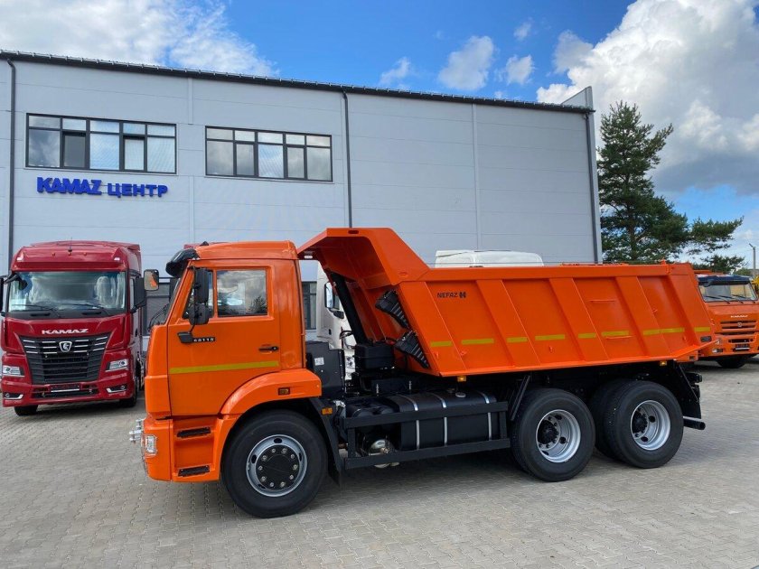 Новый камаз самосвал