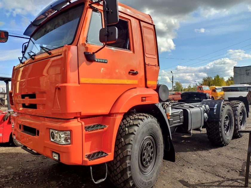 Тягач КАМАЗ 53504