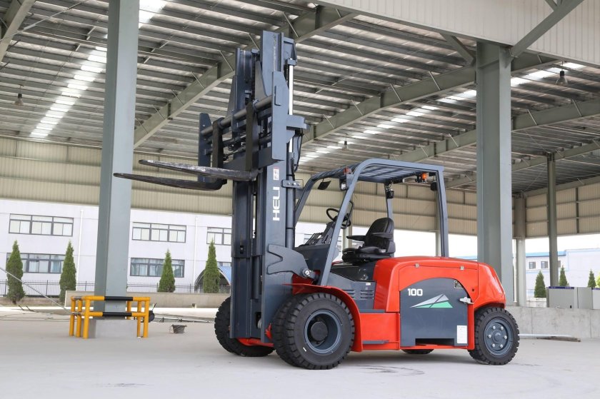 Вилочный погрузчик Heli