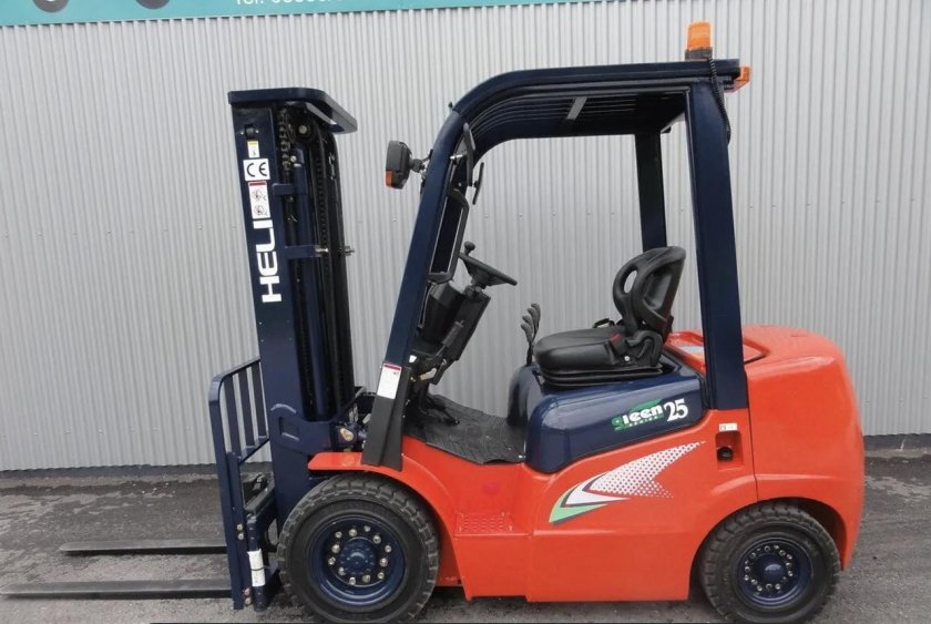 Погрузчик Heli cpcd25