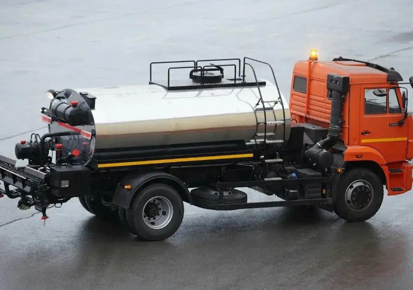 Автогудронатор дс-142б