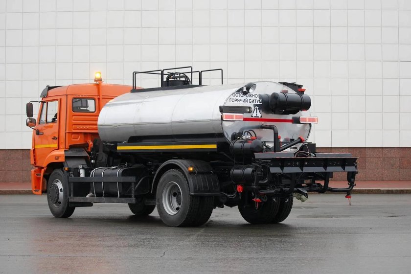 Автогудронатор дс-142б