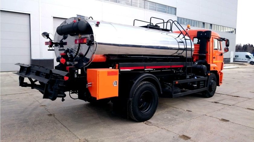 Автогудронатор на базе КАМАЗ- ДС 43253