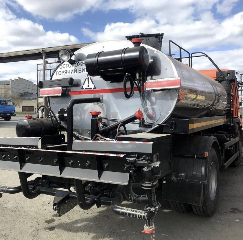 Автогудронатор ДС 142