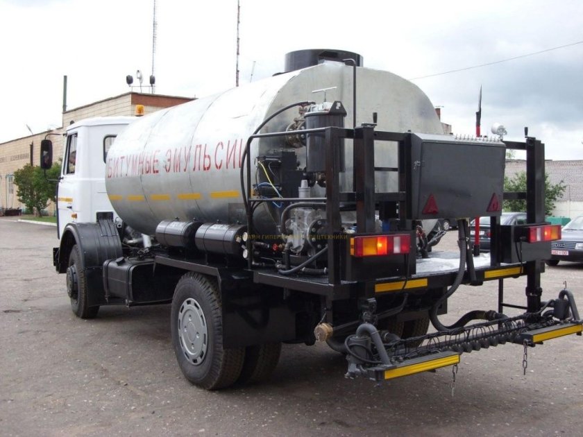 Автогудронатор БЦМ-65