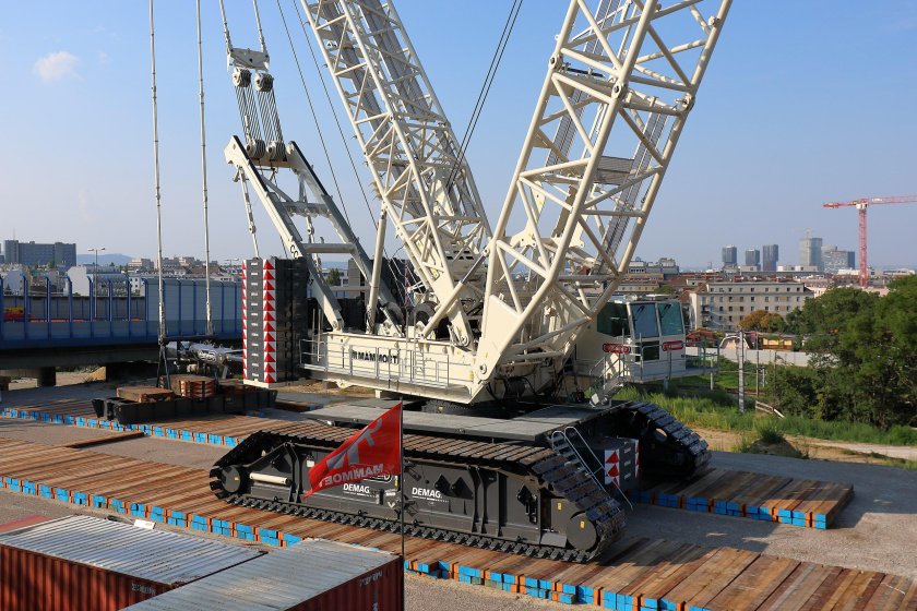 Кран Demag cc-8800.