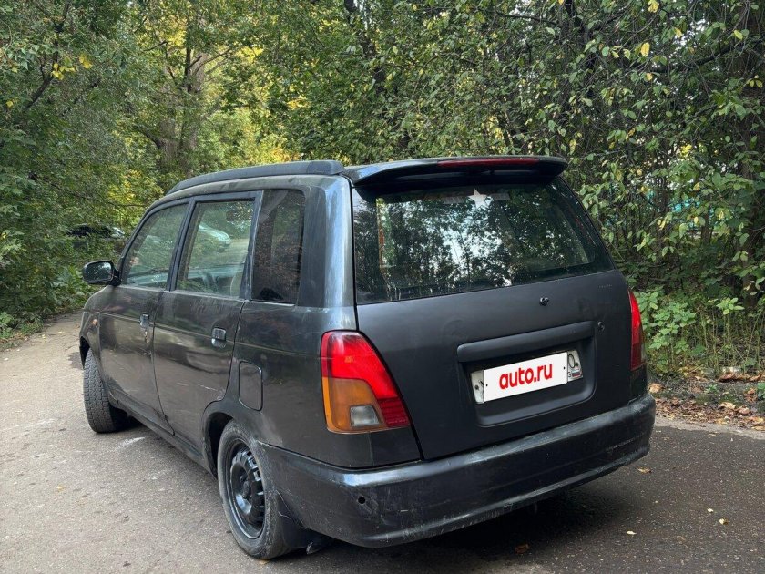 Daihatsu pyzar 1997