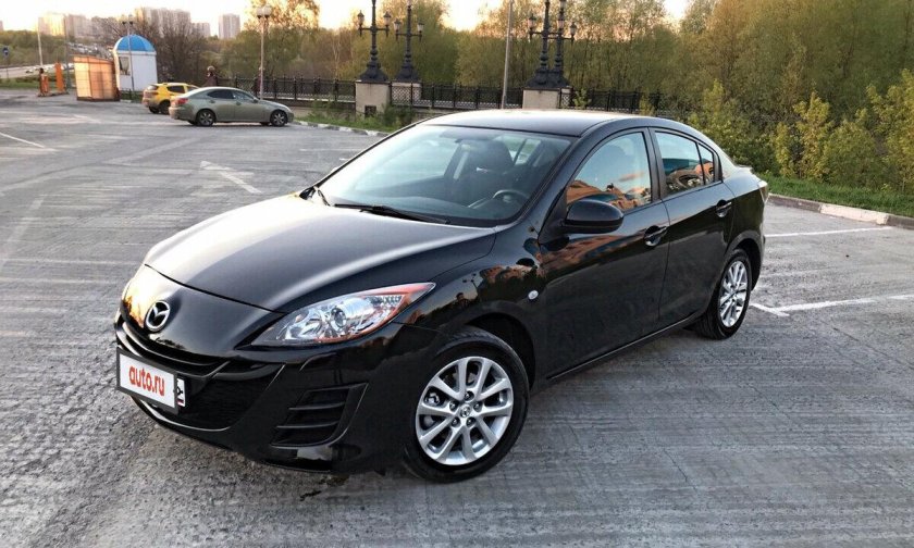Mazda 3 черная