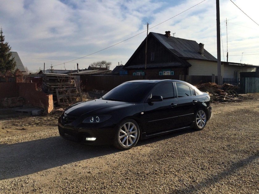 Мазда 3 седан 2008 тонированная