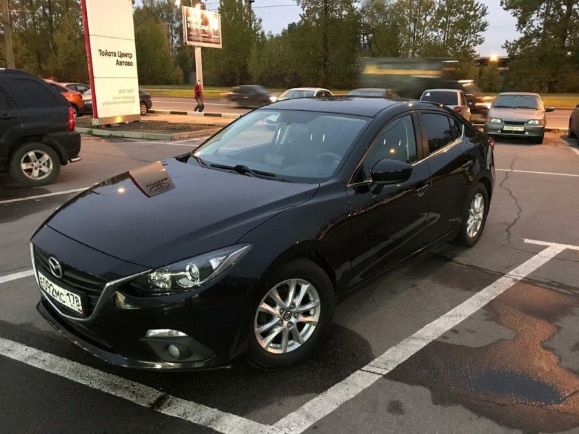 Мазда 3 2014 черная