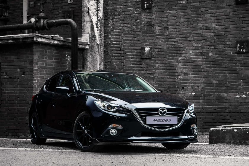 Mazda 3 черная