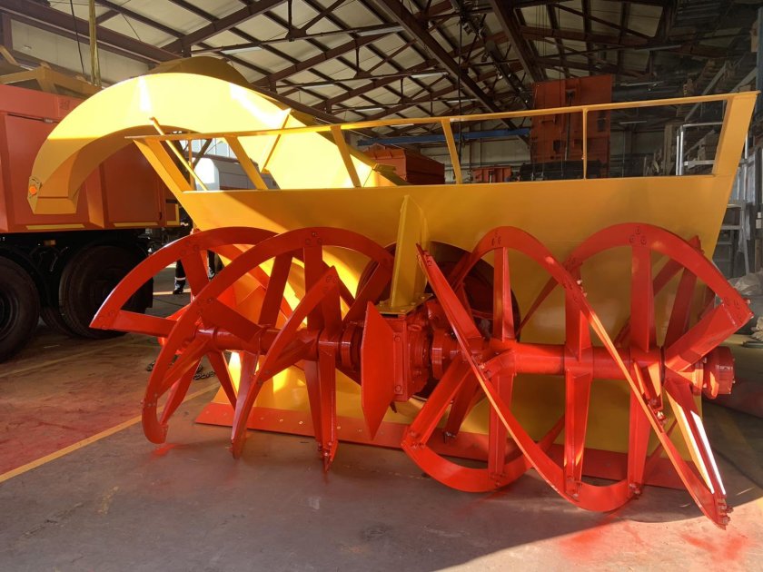 Снегоочиститель фрезерно-роторный СФР-1