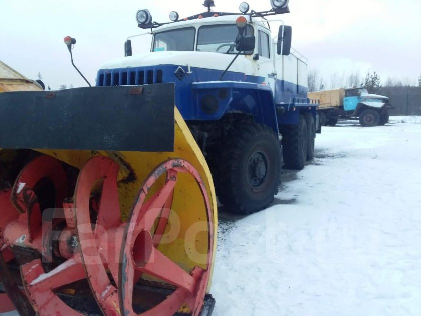 Шнекороторный снегоочиститель Урал 4320