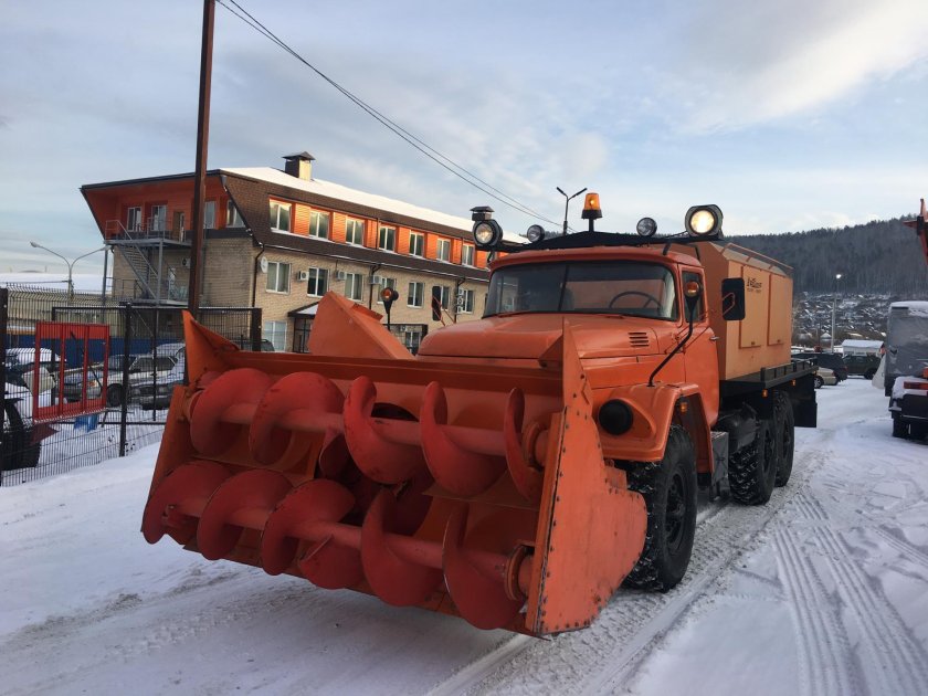 Шнекороторный снегоочиститель Урал дэ-226