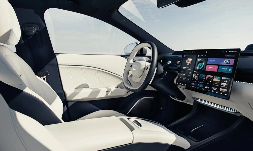 Автосалон китайских автомобилей