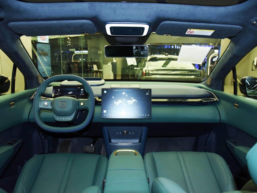 Электромобиль zeekr x