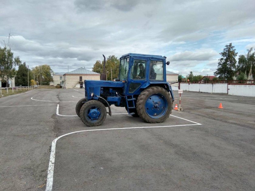 Тракторная 1а