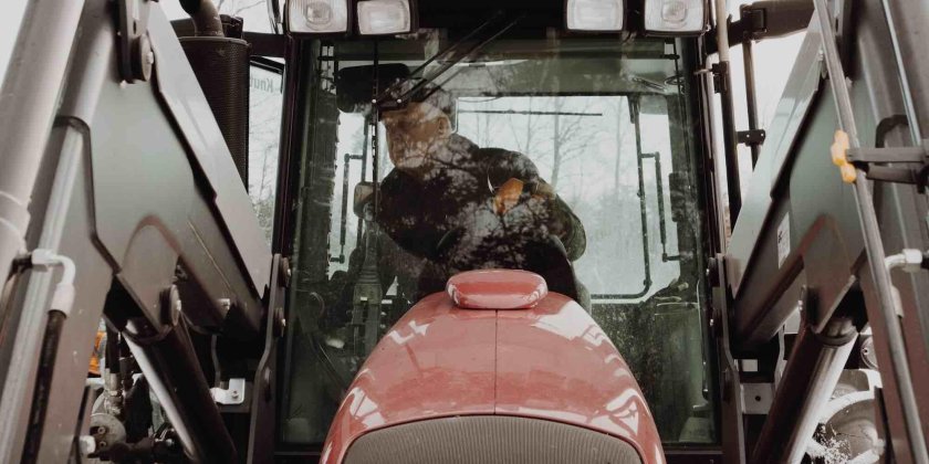 Трактор мтз 1523