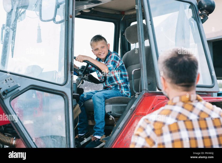 С папой на тракторе