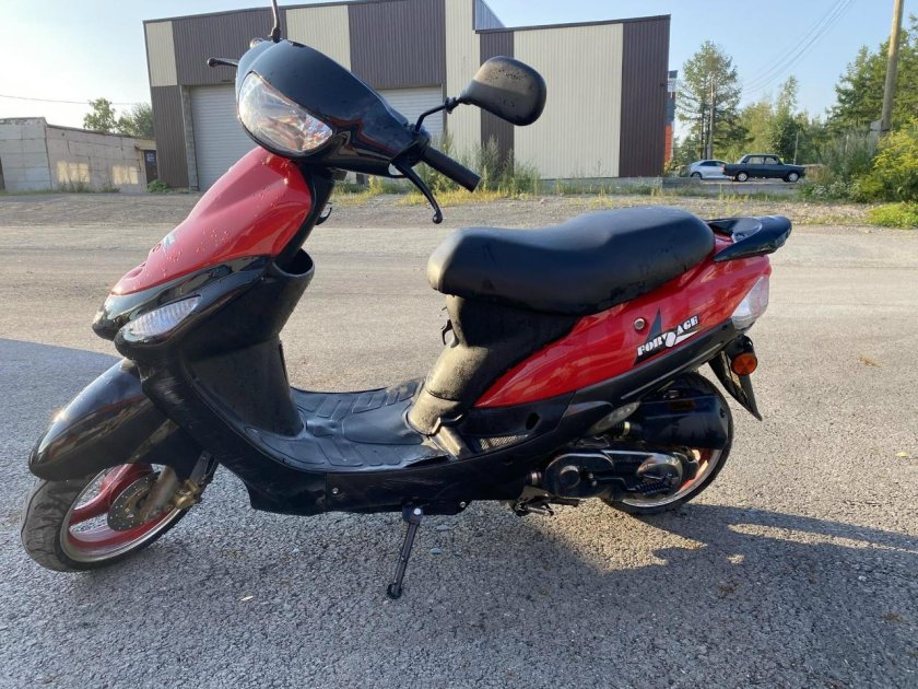 Скутер Forsage 50