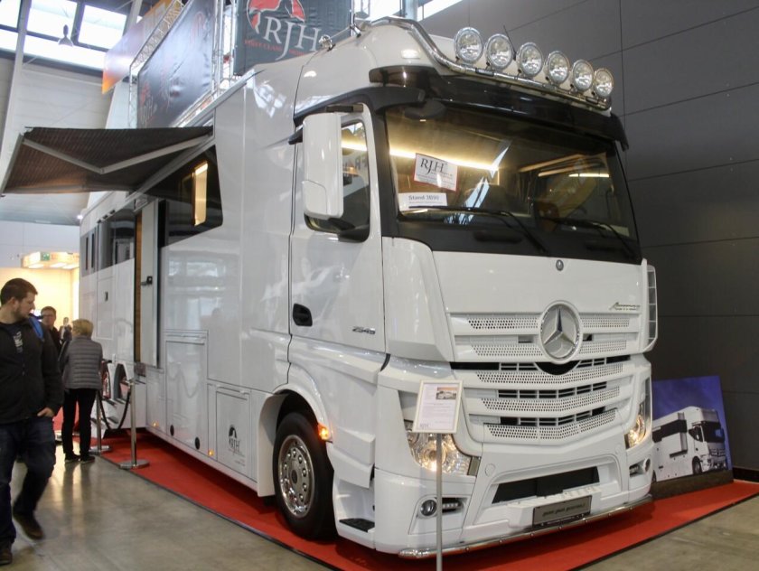 Автодом Мерседес Актрос