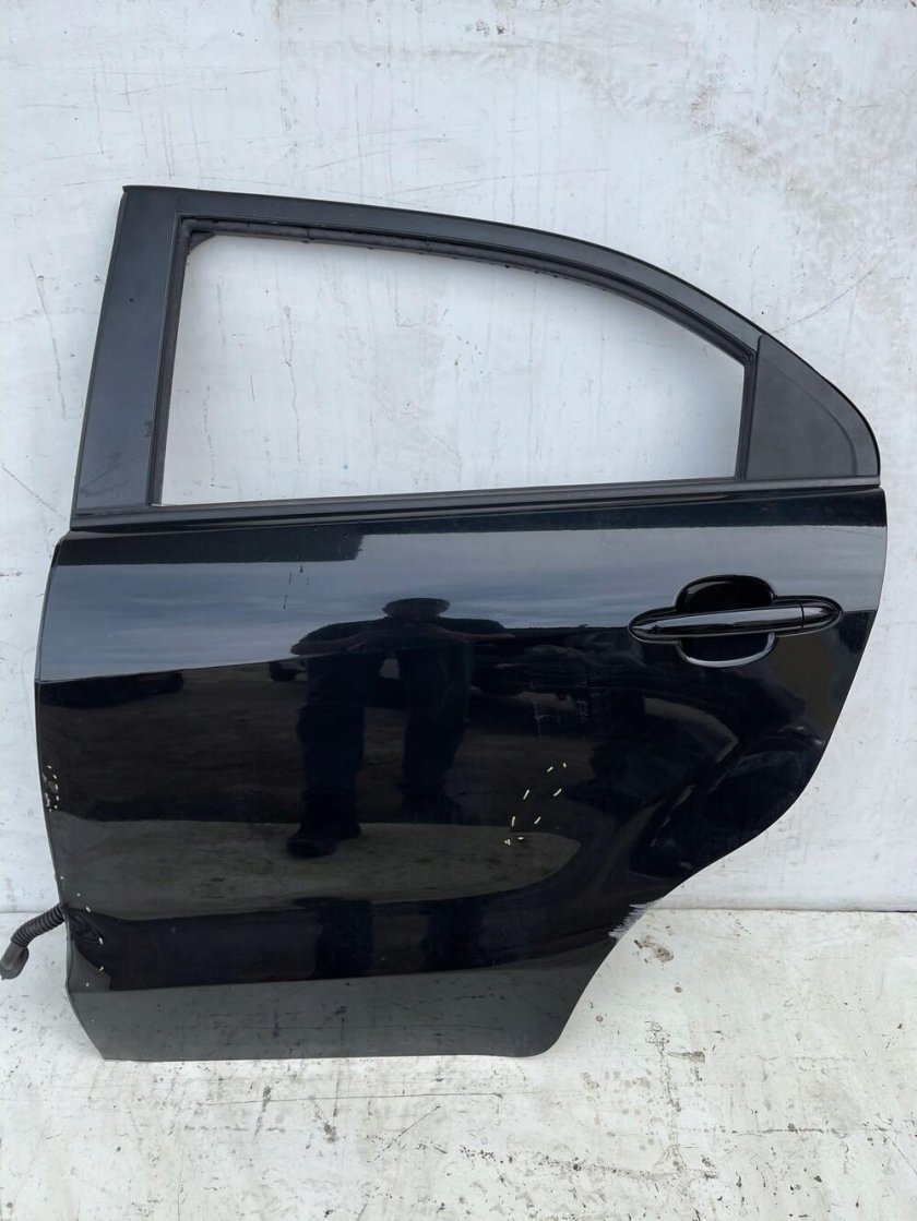 Дверь задняя левая Kia Rio 3