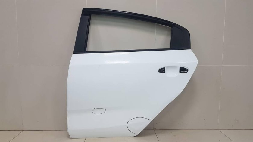 Дверь задняя правая kia rio 4 fb