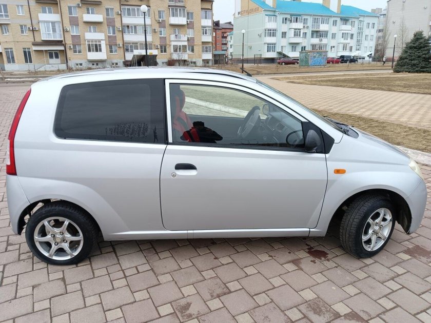 Daihatsu mira 2006