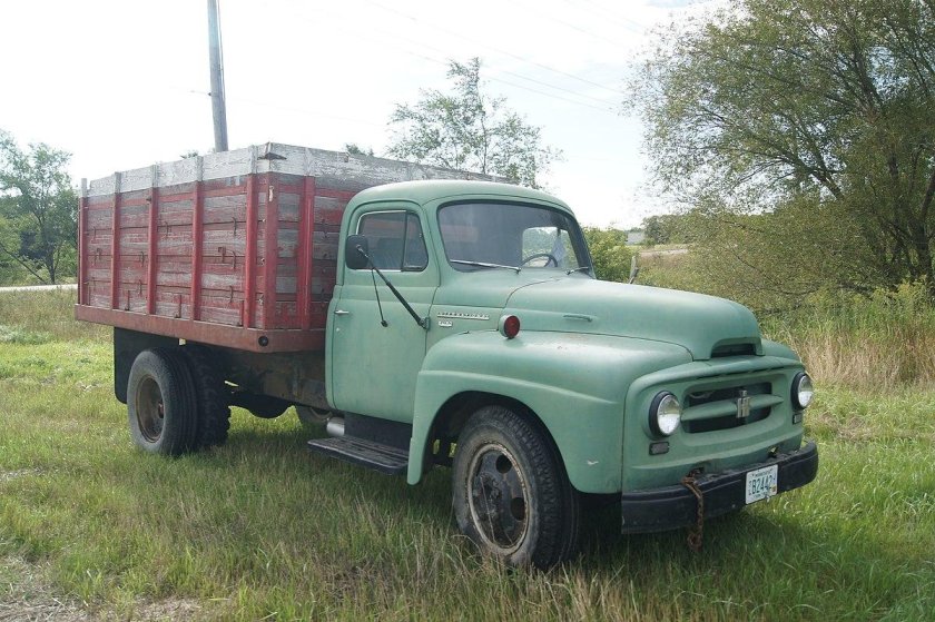 International Harvester r 160