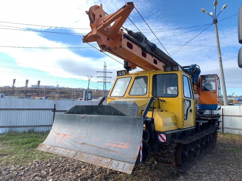 Бурильно-крановая машина бкм-2032