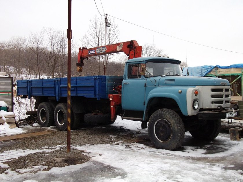 ЗИЛ 133гя с манипулятором