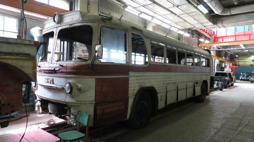 Междугородный автобус ЗИЛ-127