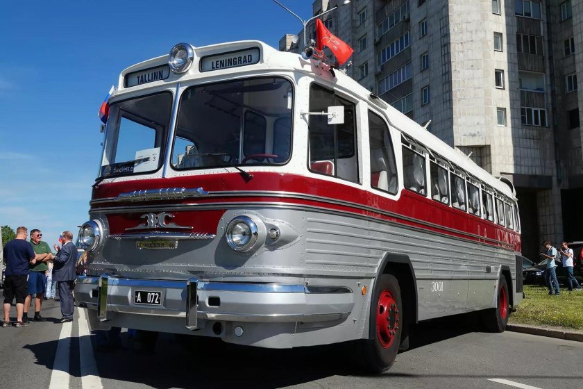 Автобус ЗИЛ 127