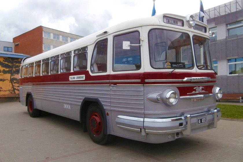 ЗИС 127 салон