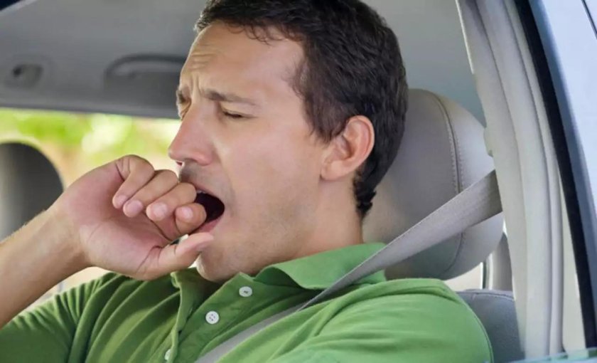 Водитель спит за рулем