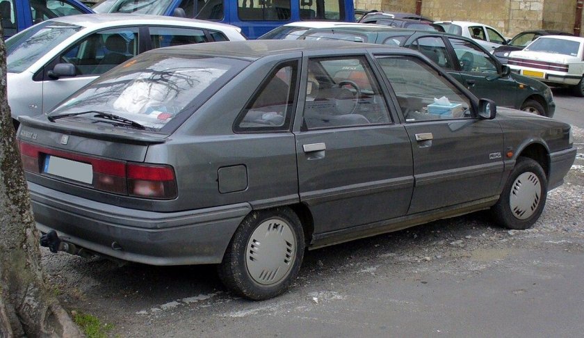 Renault 21 седан