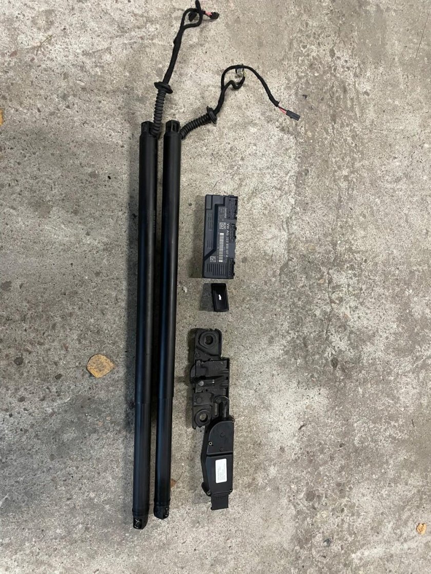 Октавия с люком