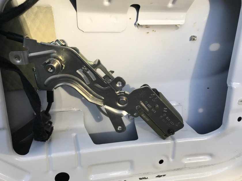 Замок задней левой двери Ларгус электропривод