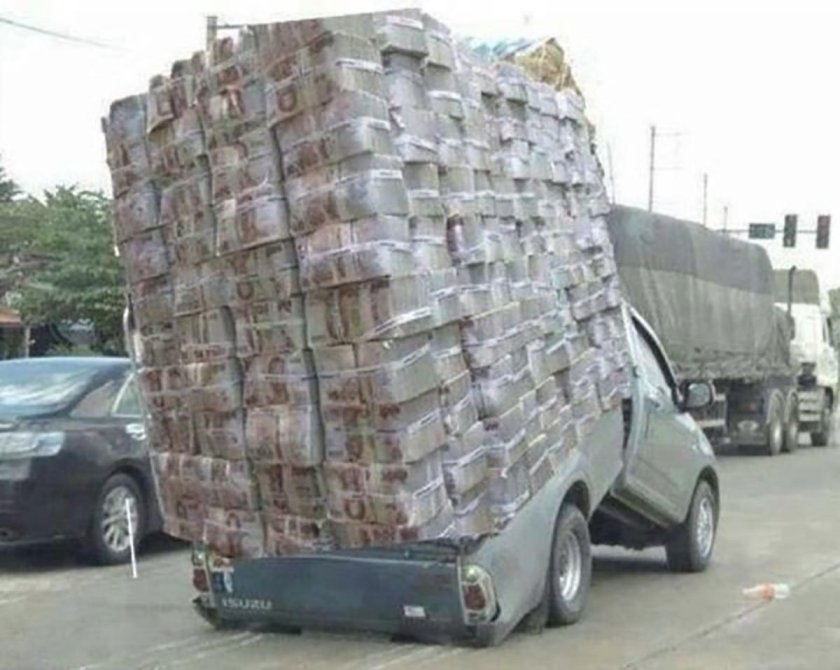 Грузовик с деньгами