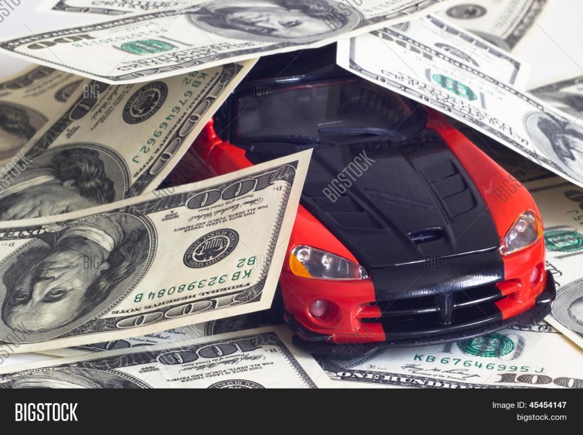 Деньги в машине