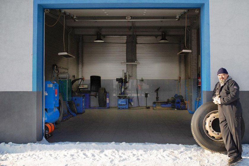 Шиномонтаж грузового колеса