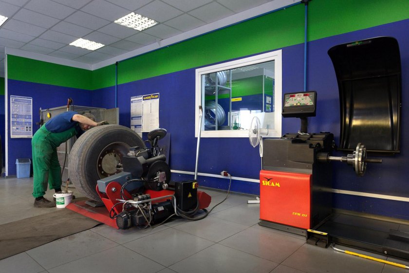 Грузовой шиномонтаж помещение