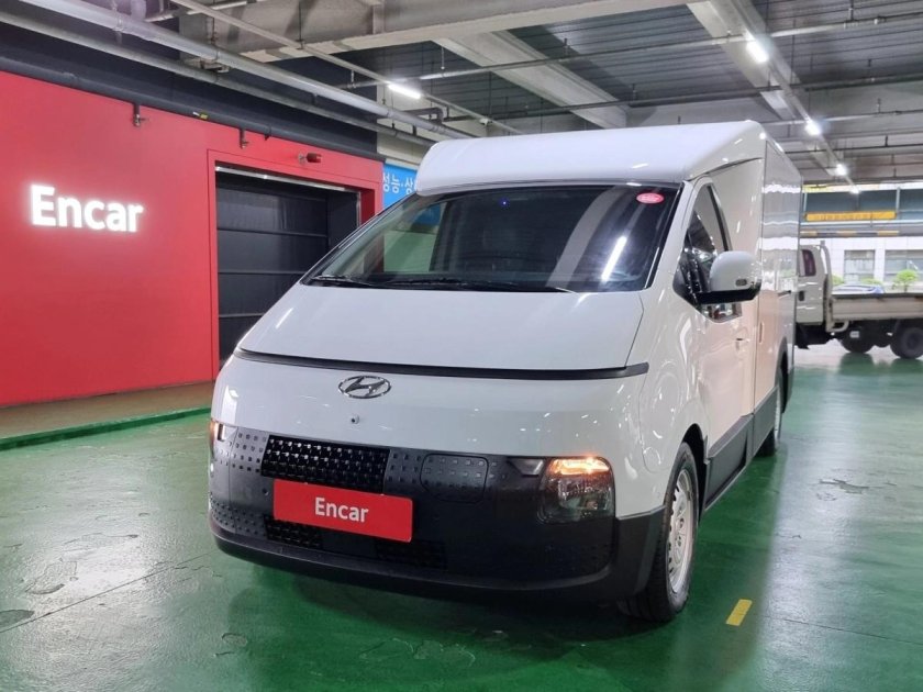 Hyundai staria 2021