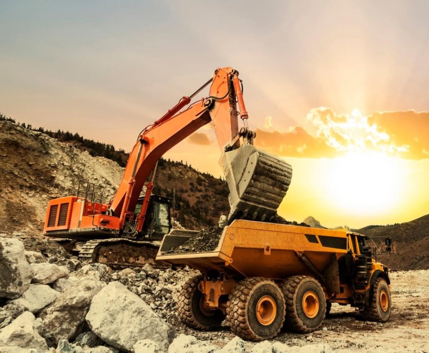 Карьер экскаватор