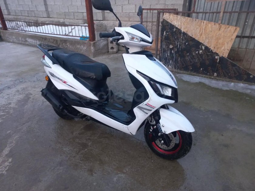 Мопед скутер