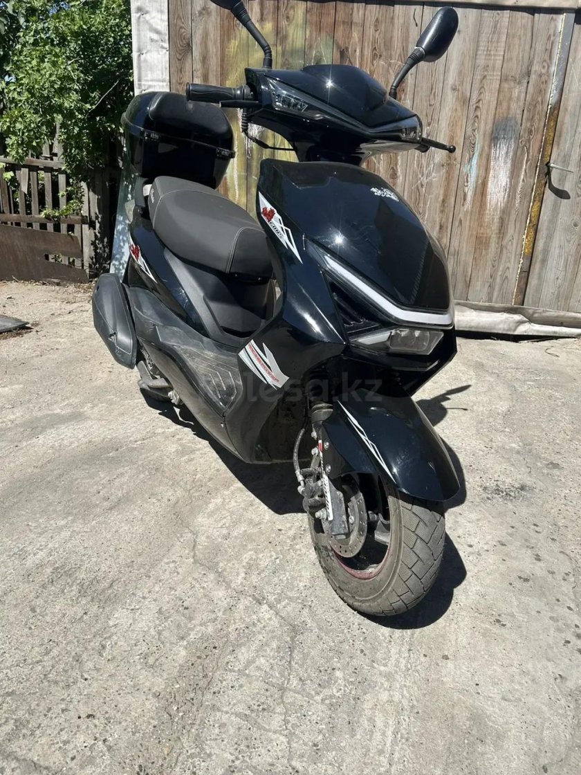 Мопед скутер