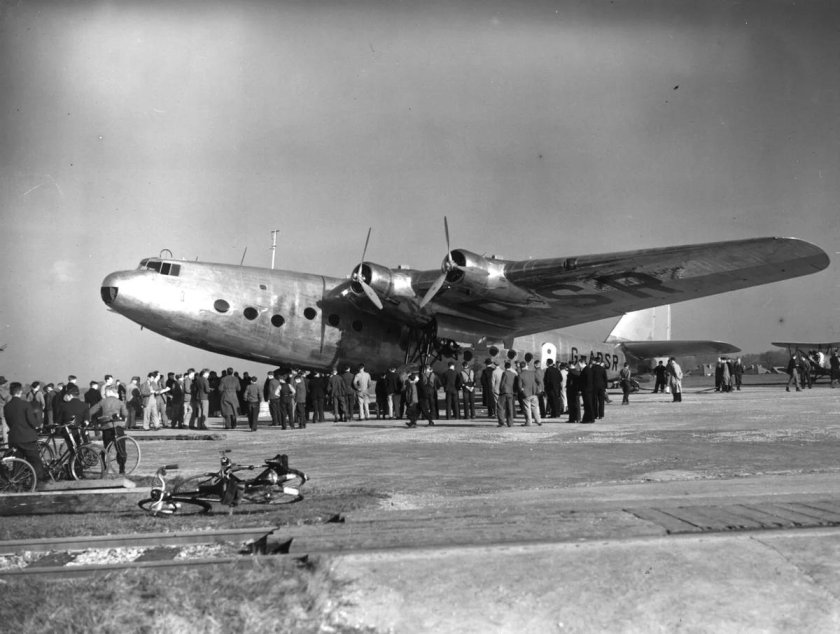Armstrong Whitworth AW.27 Ensign