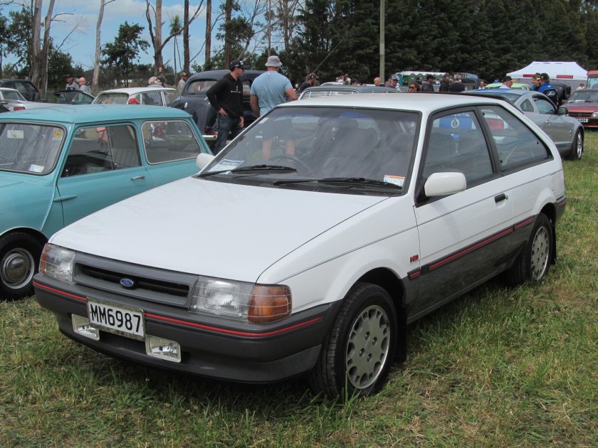 Форд лазер 1986