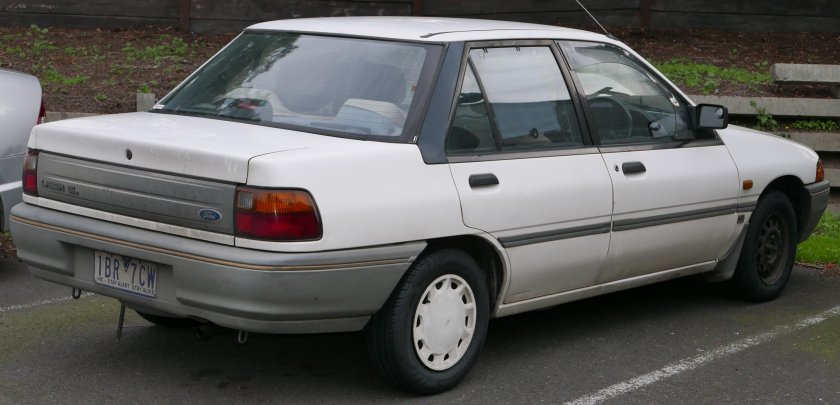 Форд лазер 1990