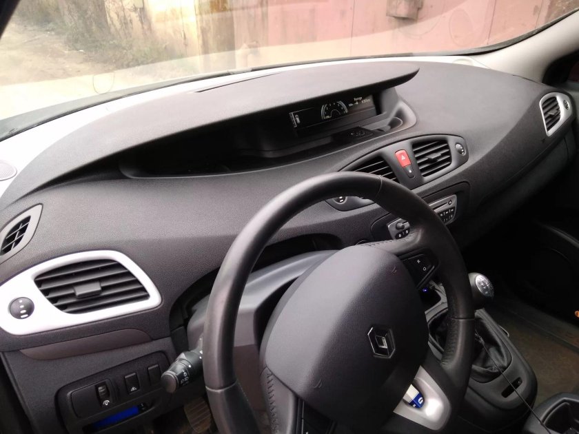 Renault Grand Scenic 2010 панель